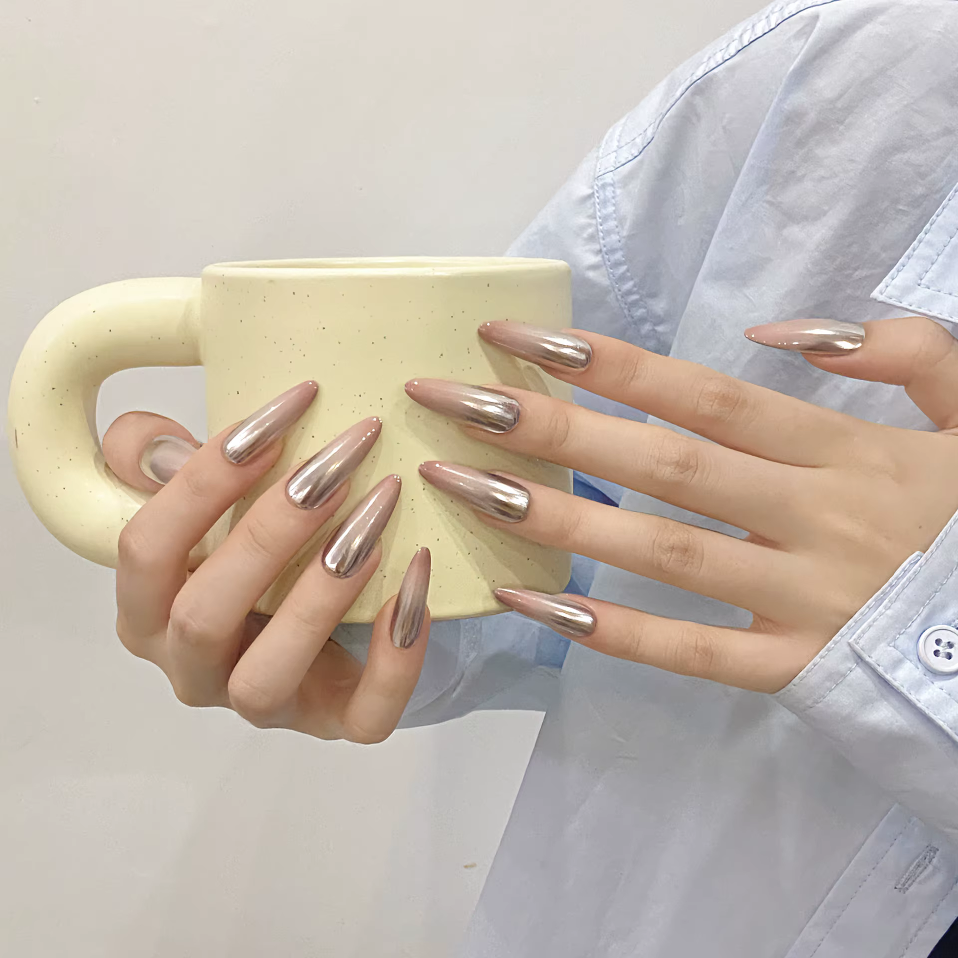 Presse faite à la main sur les ongles Champagne or brillant miroir faux