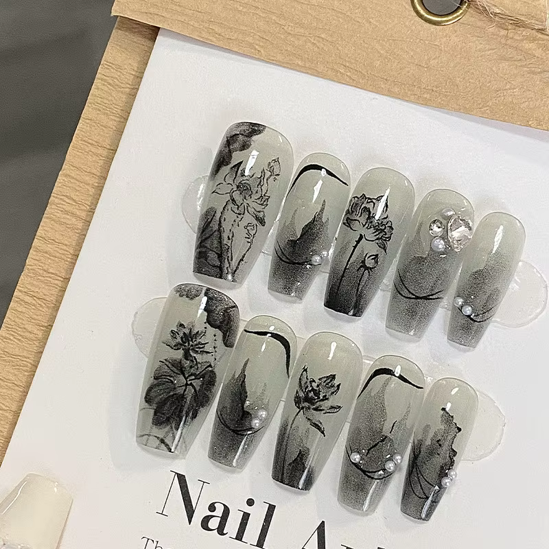 Peinture à encre noire de style chinois faux ongles patchs lotus