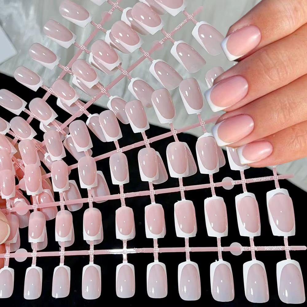 120 faux ongles simples et colorés à bordure française