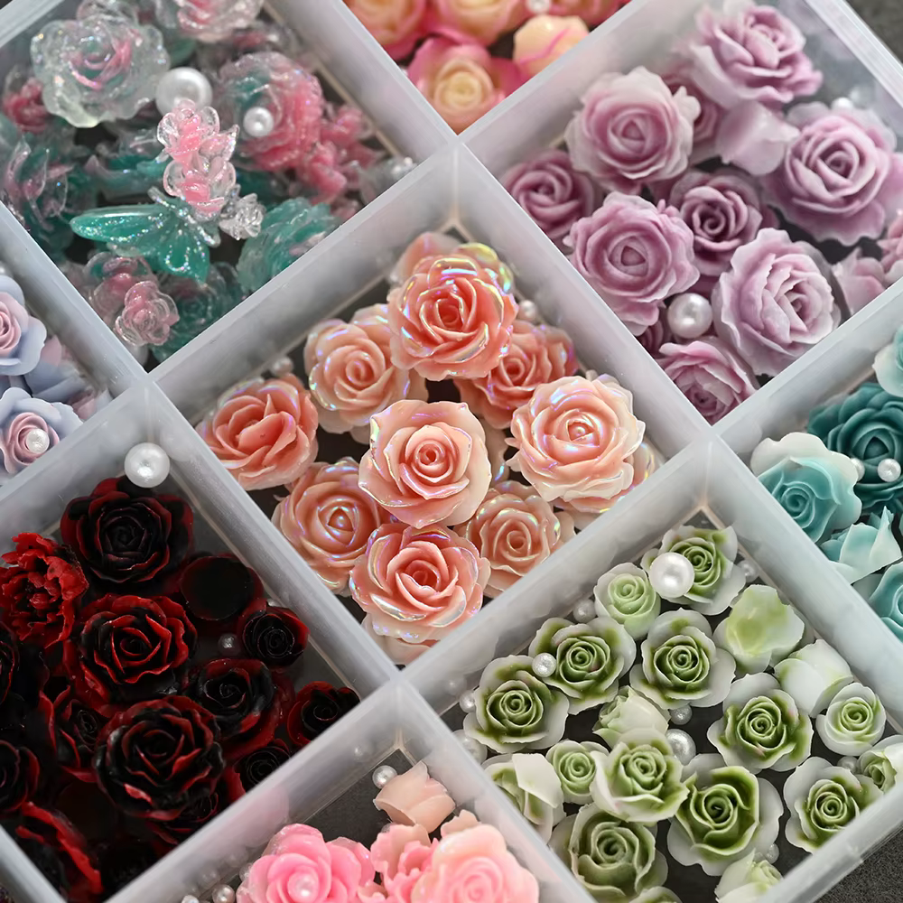 12 Grilles de Breloques 3D pour Ongles Camélia Rose