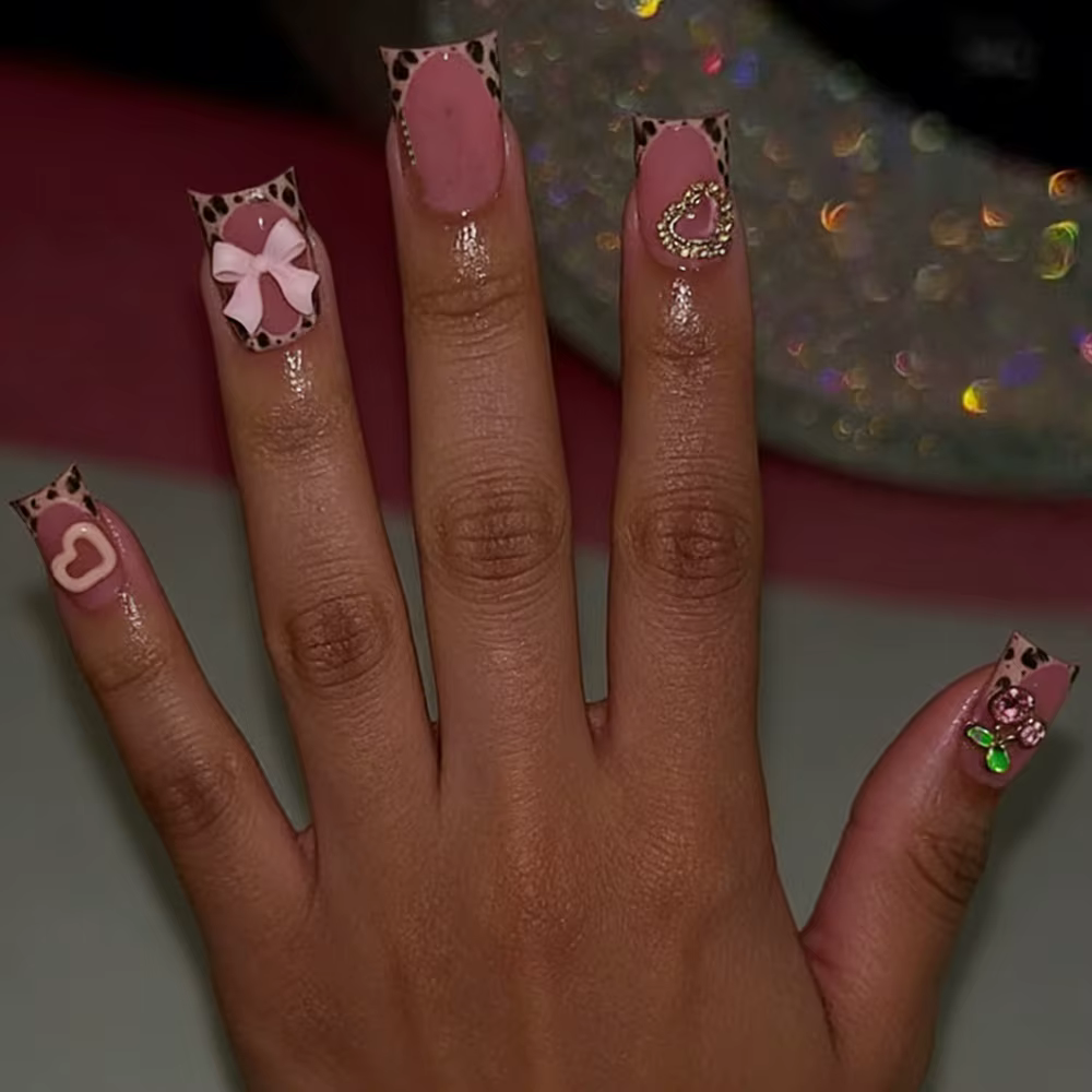 24 faux ongles courts carrés imprimé léopard