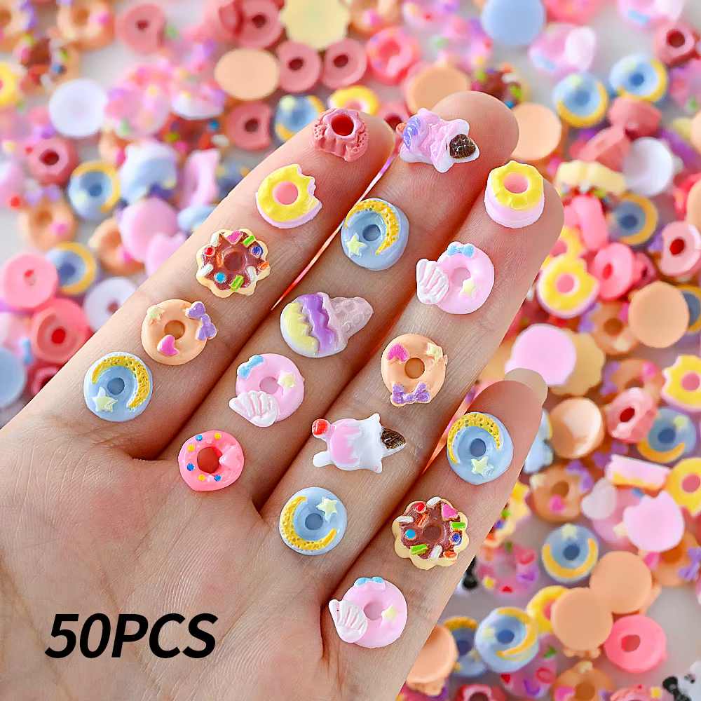 50 pièces 3D mixte Kawaii beignets Nail Art breloques dessin animé Dessert/beignet ongles décorations pour bricolage artisanat cheveux manucure accessoires