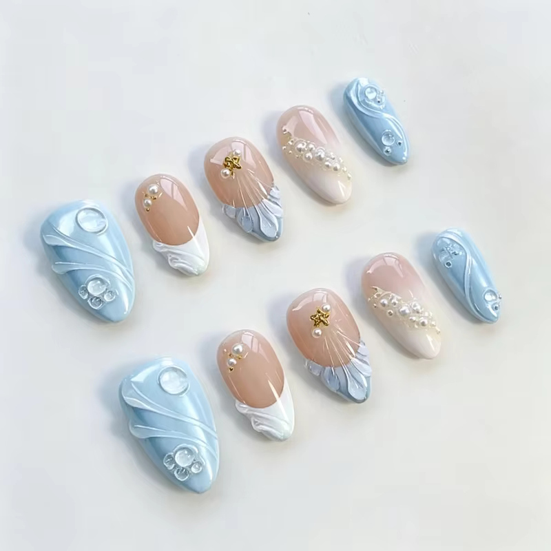 30 faux ongles style océan estival avec pointes françaises 3D tendance