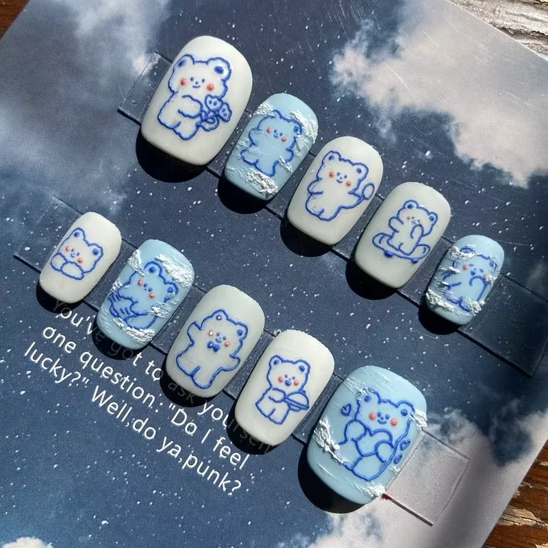 Faux ongles courts de dessin animé 3D personnalisés