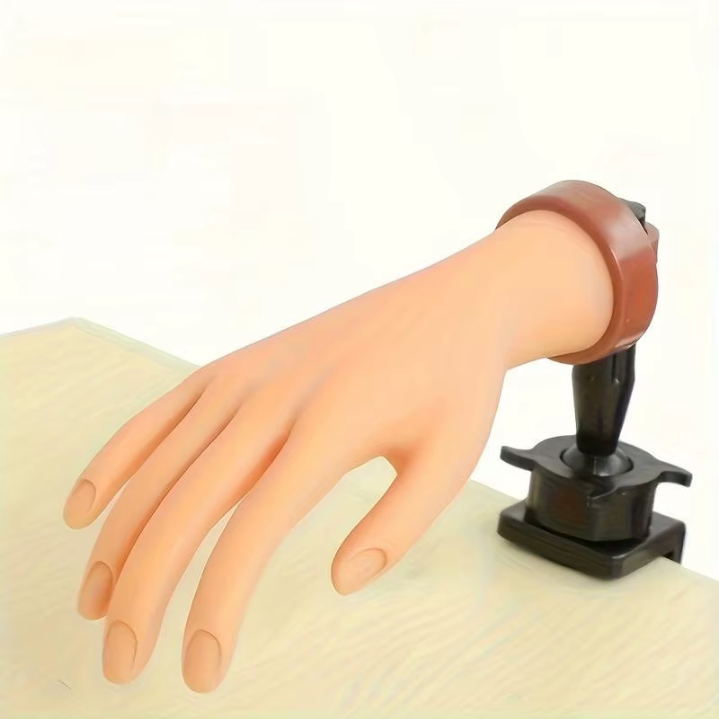 Main d'entraînement pour nail art