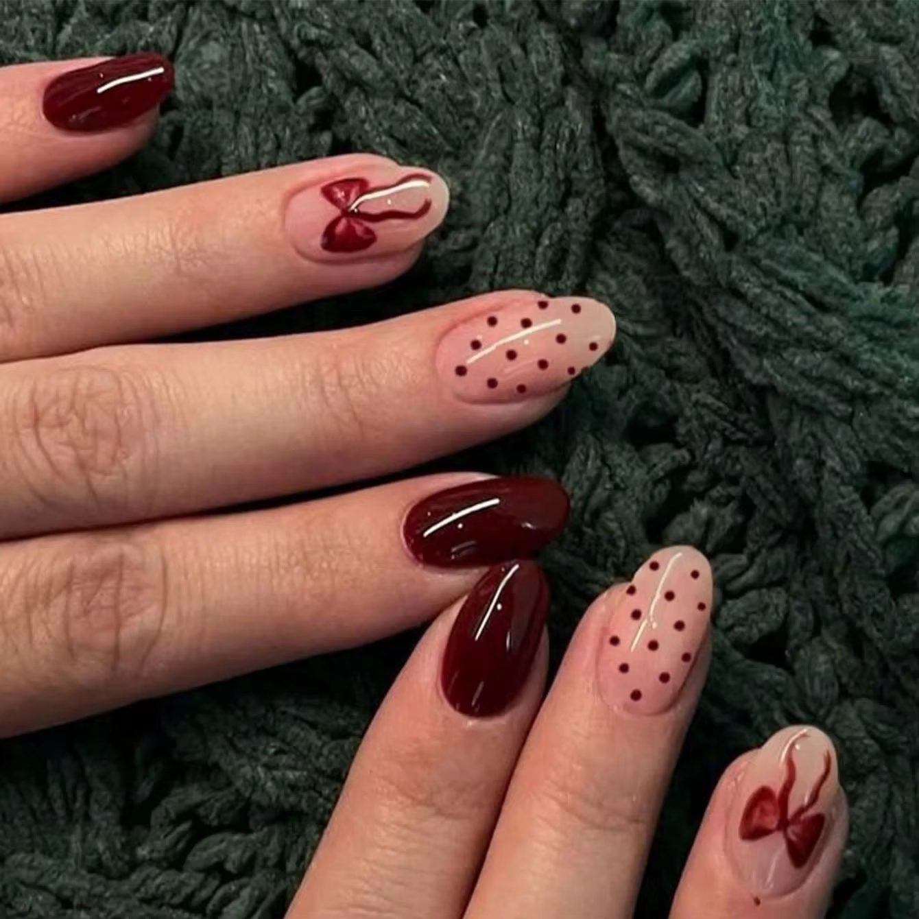 Faux ongles courts en forme d'amande