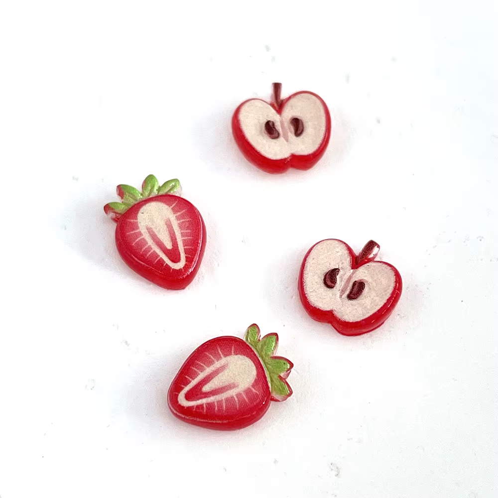 Momme ou Berry- Kiyomi coupe fruits rouges accessoire pour ongles Kawaii dessin animé pomme fraise résine décors
