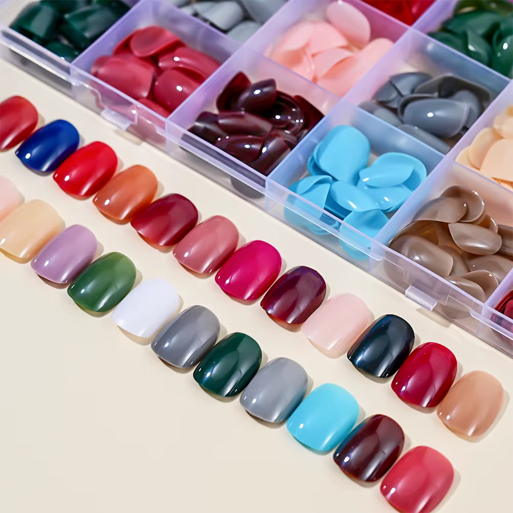 576 pièces/boîte faux ongles colorés noir rouge Design