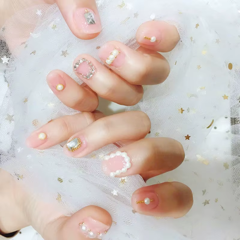 Breloque en perle demi-ronde pour ongles