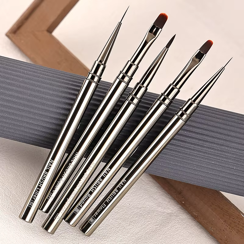 Brosse Simple pour amélioration des ongles