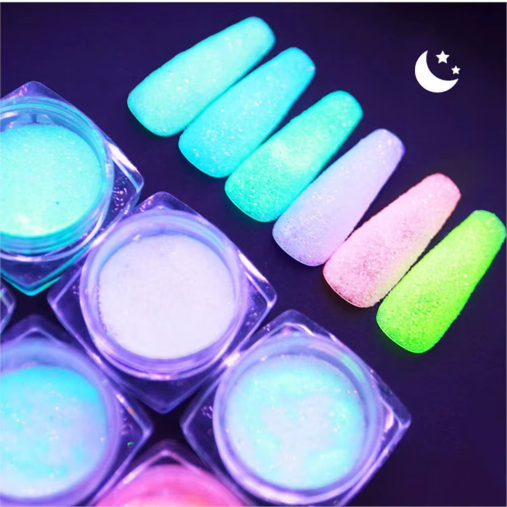 Poudre à ongles phosphorescente pour manucure