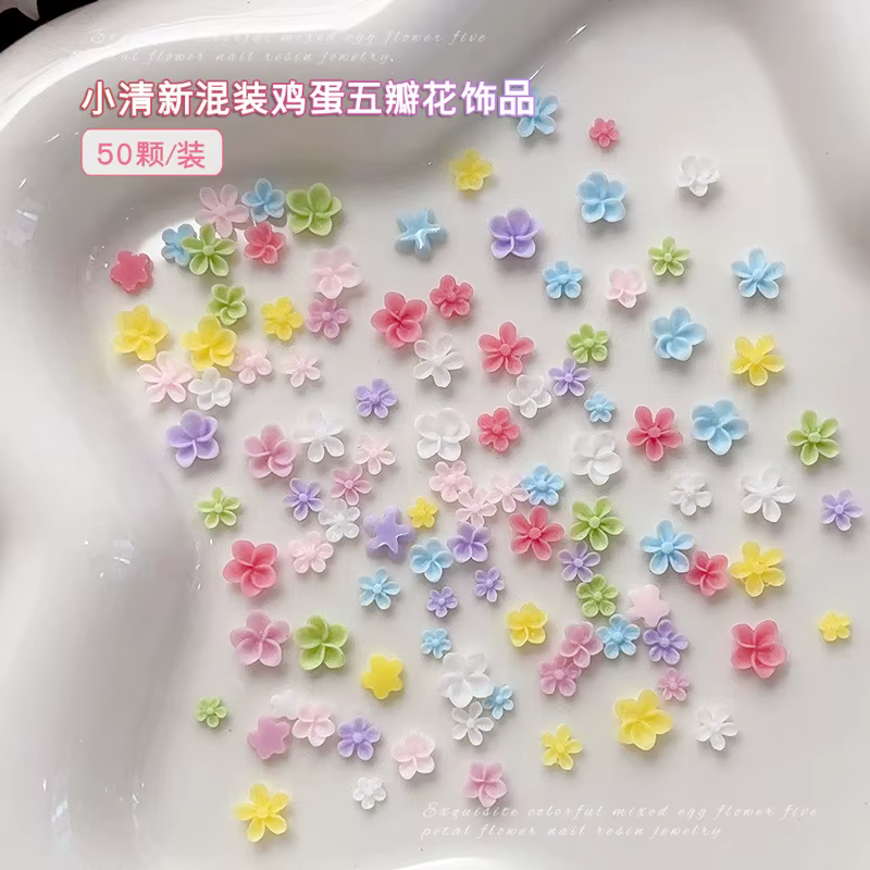 Décorations d'ongles en résine colorée