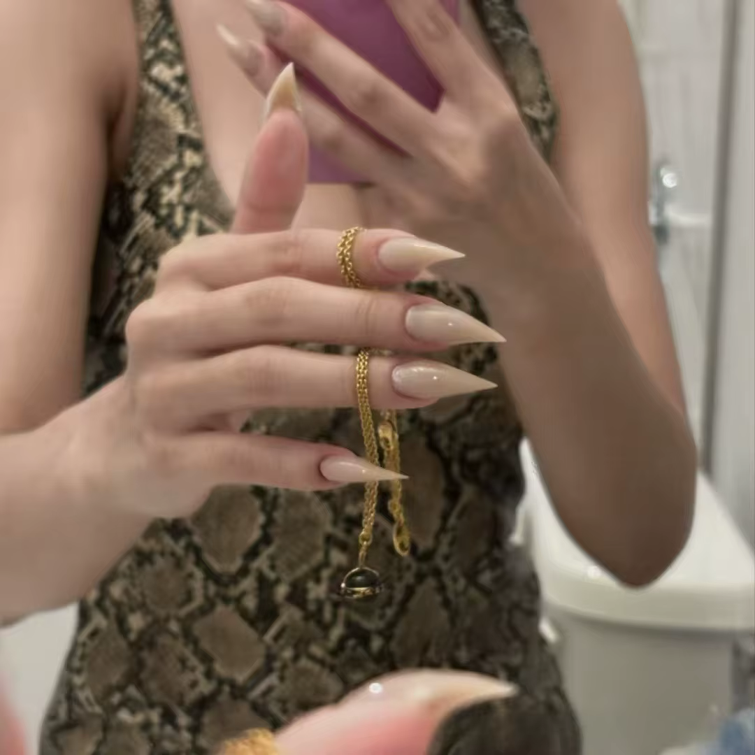 Faux ongles en forme de Dragon faits à la main